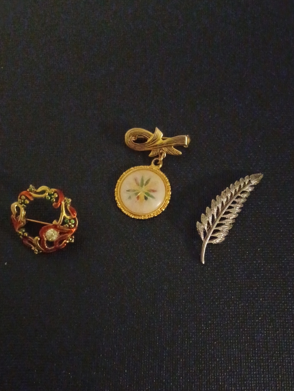 Vintage Assorted Pendant Brooches - Women's Jewelry